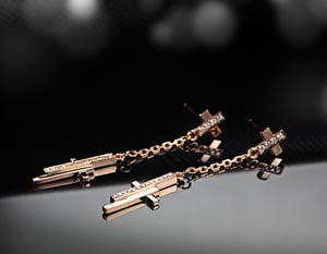 Croix pendante, vue 6