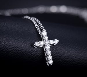 Croix diamantée, vue 3