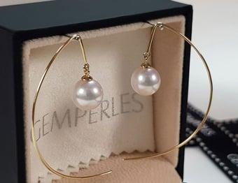 Crochet d'oreilles Simplicity. Perles Akoya Or jaune. Minimaliste