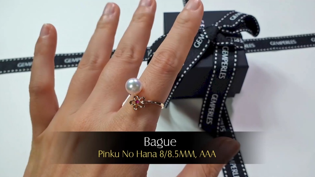 Bague Pinku No Hana - Or jaune, Saphir & Perle Akoya 8/8.5mm, AAA | Gemperles