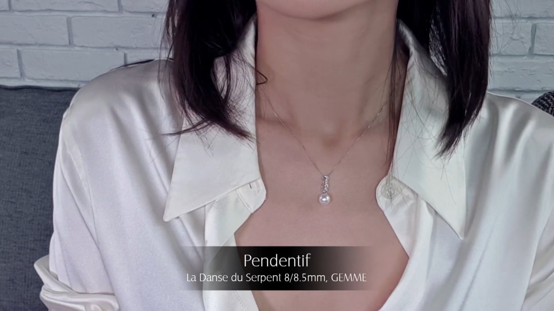 Pendentif La Danse du Serpent - Or Blanc, Diamants & Perle Akoya 8/8.5mm, GEMME | Gemperles
